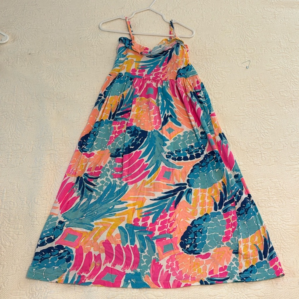 Lilly Pulitzer size small (4/5) maxi dress. My daughter absolutely loved this!